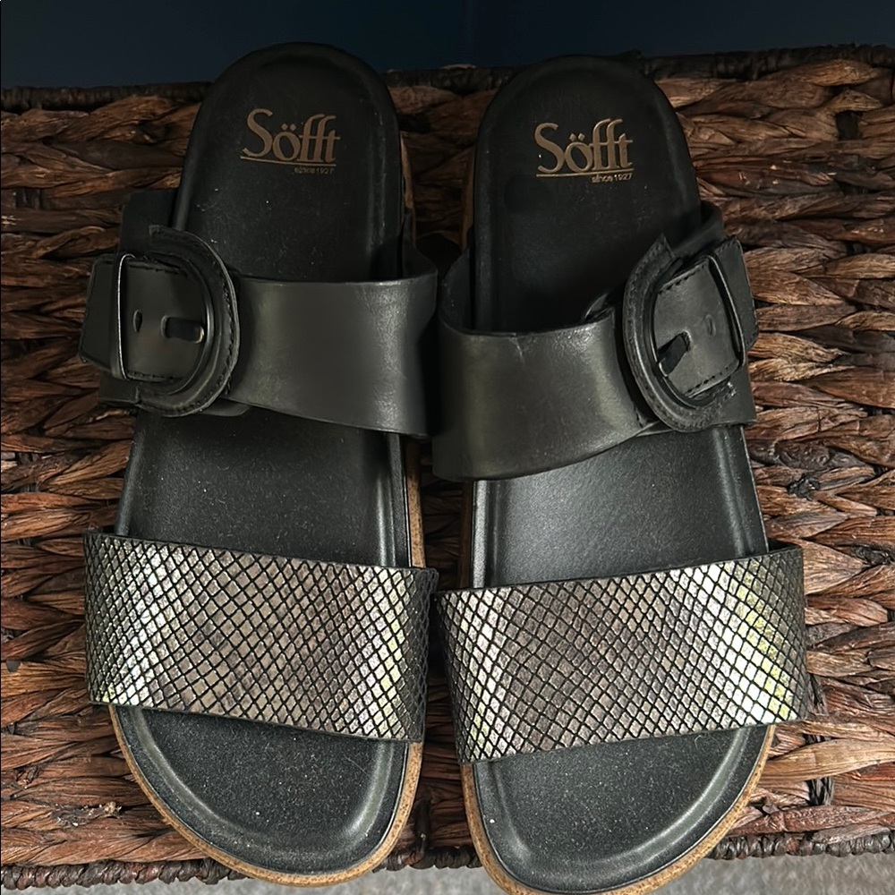 Söfft Black and Silver Sandals